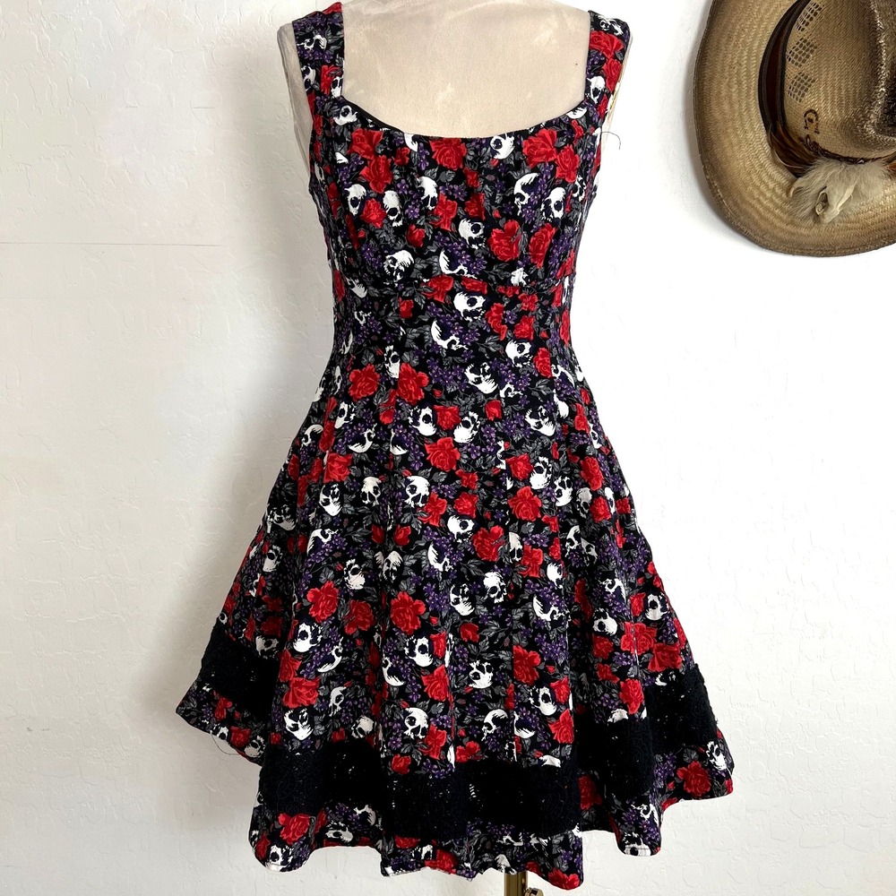Hot Topic Skull Rose Skater Dress Lace Trim Goth Halloween Rockabilly SM Pockets